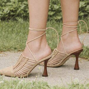 NEW SAM EDELMAN Suede Trinity Ankle Strap Dress Heels Sesame 2J4